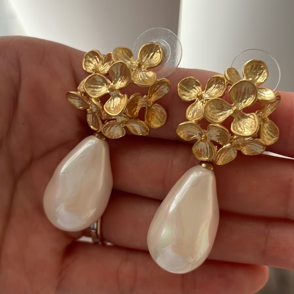 Anthropologie pearl earrings